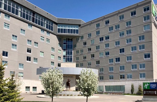 Saskatoon Apartment | King Accessible Studio w/Free Hot Breakfast