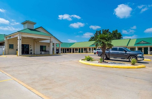 Sweet Home Apartment | King Bed Accessible | Yoakum West