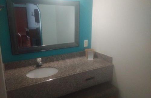 Livingston Apartment | King Bed Hotel Studio 119