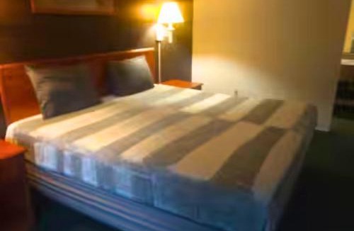 Livingston Apartment | King Bed Hotel Studio 202