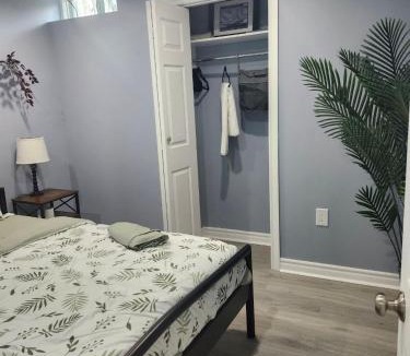 Durham Region Apartment | King Bedroom Stylish Unit with Seperate entrance