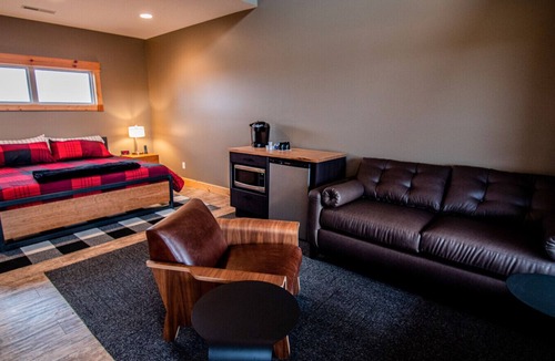 Maple Hill Hotel | King Cabin Room Pawnee