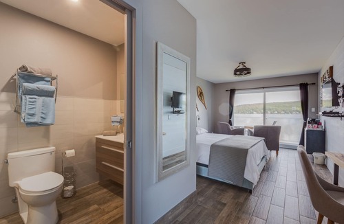Coaticook House | King Room.