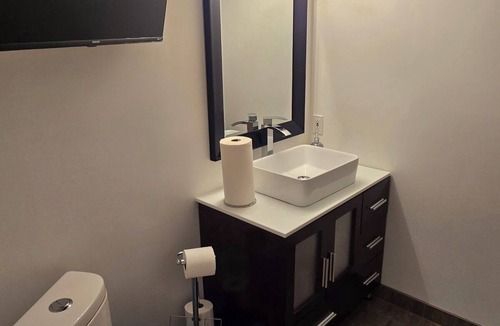 Chelmsford Bed & Breakfast | King size bed with continental breakfast.