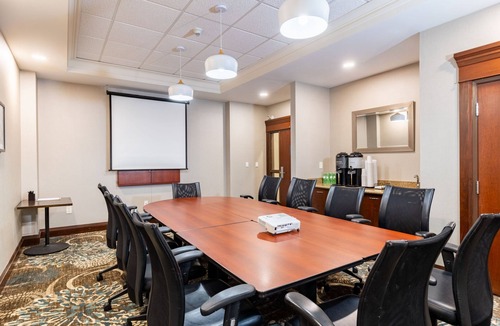 Westminster Apartment | King Studio w/Kitchen | Free Breakfast & Pool