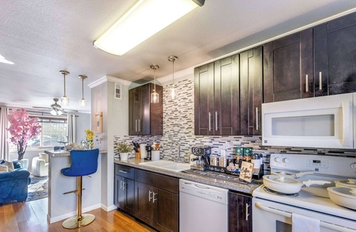Nacogdoches Apartment | King Suite + Workspace · 2BR Walk to SFA