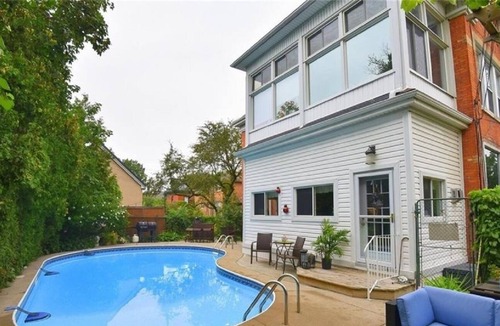 Kirkendall North House | Kirkendall North Getaway - with pool