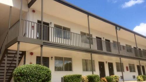 Longview Hotel | Knights Inn Longview
