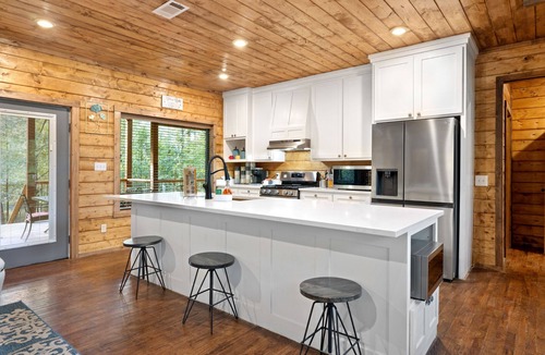 Hochatown Cabin | KRISON PARADISE: Luxury 7-Bedroom Cabin in Broken Bow—Sleeps 20+