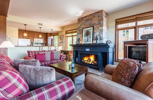 Mont-Tremblant Pedestrian Village Apartment | L'Altitude by Rendez-Vous Mont-Tremblant