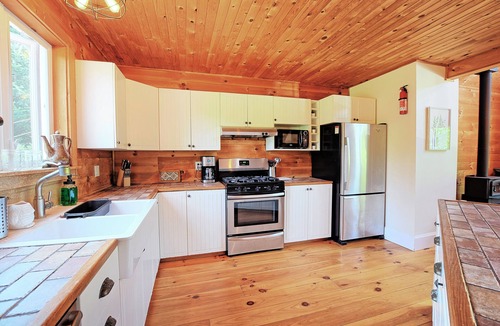 Wakefield House | L'Auberge des Collines Full Guest Suite