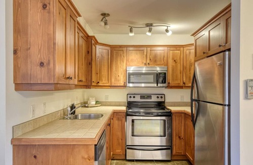 Mont-Tremblant Ski Chalet | La Bête Oasis: Cozy & Chic Chalet: Ski, Pool, Golf