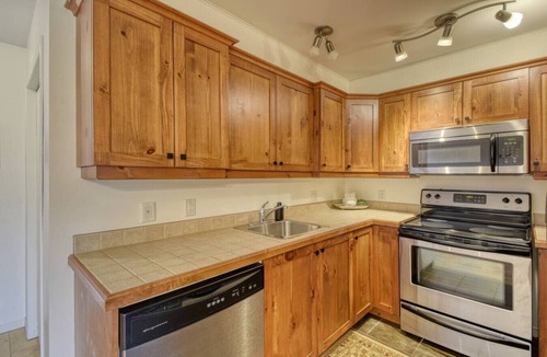 Mont-Tremblant Ski Chalet | La Bête Oasis: Cozy & Chic Chalet: Ski, Pool, Golf