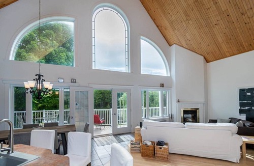 Saint-Mathieu-du-Parc Ski Chalet | La Dolce Vita - Home away from home