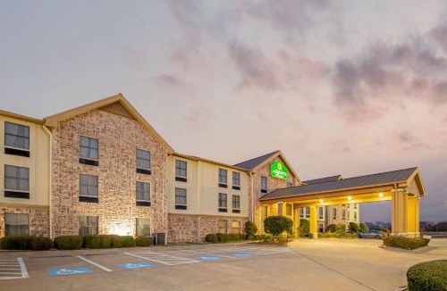 Denison Hotel | La Quinta by Wyndham Denison - North Lake Texoma