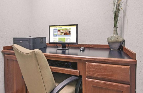 Euless Hotel | La Quinta by Wyndham DFW Airport West - Euless