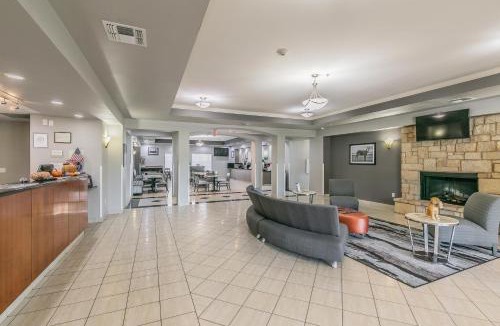 Granbury Hotel | La Quinta by Wyndham Granbury