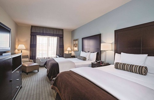 Euless Hotel | La Quinta Inn & Suites by Wyndham DFW Airport West - Euless
