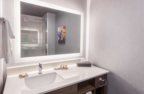 Channelview Hotel | La Quinta Inn & Suites by Wyndham Houston East at Sheldon Rd