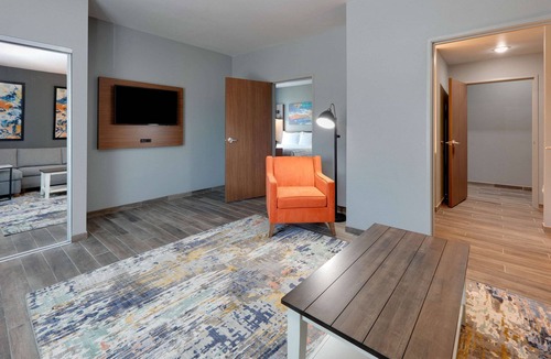 Jacksonville Hotel | La Quinta Inn & Suites by Wyndham Jacksonville TX