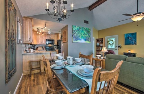 Berryville House | Lake Days Made Easy, Dock + Quick Boat Ramp Access