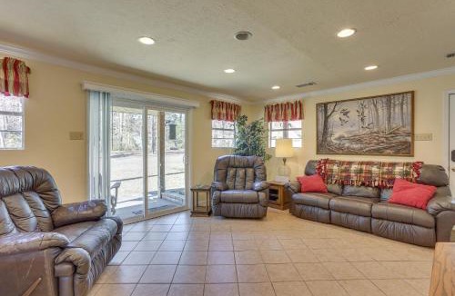 Broaddus House | Lake Days on Sam Rayburn! Wooded Retreat w/Yard