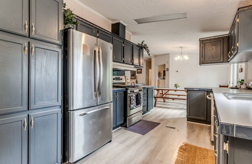 Eucha House | Lake Front Beauty