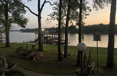 Enchanted Oaks House | Lake front Home Cedar Creek, TX