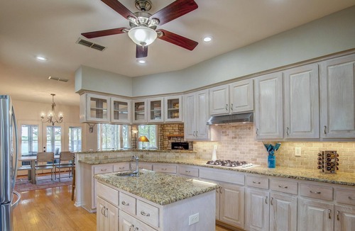 Emory House | LAKE-FRONT on LAKE FORK!!