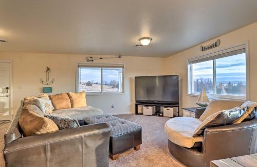 Lonergan House | Lake McConaughy Getaway with covered patio