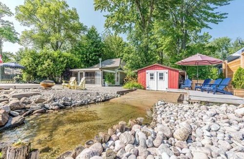 Ramara Cottage | Lake Simcoe Luxury Cottage | Sauna + Hot Tub