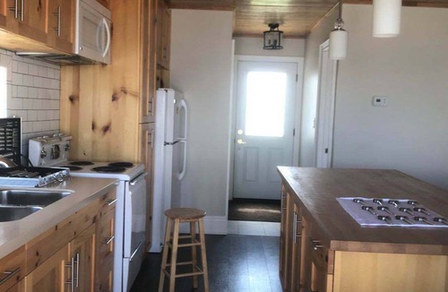 Ramara House | Lake Simcoe Waterfront Cottage Getaway