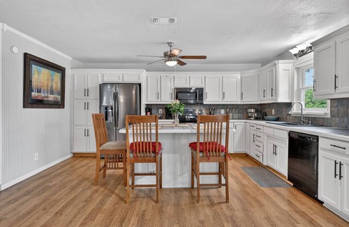 Azle House | LakeFront, 10 Bed, 8 bath, Pool, Treehouse, Hottub, GameRoom,Largest STR in DFW