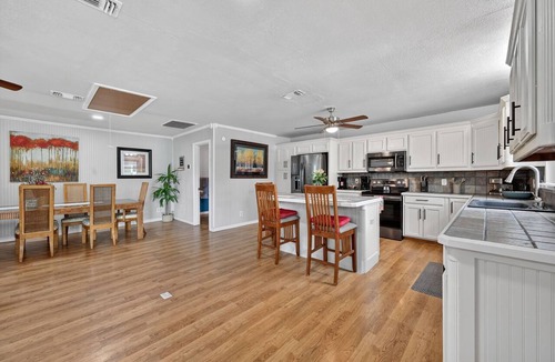 Azle House | LakeFront, 10 Bed, 8 bath, Pool, Treehouse, Hottub, GameRoom,Largest STR in DFW