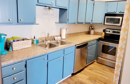 Rockwell Condo | Lakefront 2/2 with Pool! Amazing Views