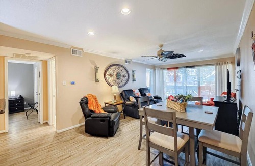 Walden on Lake Conroe Apartment | Lakefront Action Paddle Pickle Pool Sunset