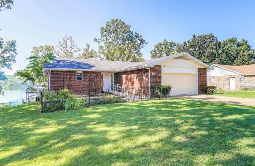 Horseshoe Bend House | Lakefront Arkansas Escape w/Grill, Dock & Kayaks!