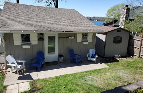 Perry House | Lakefront cottage on Silver lake near Letchworth Park