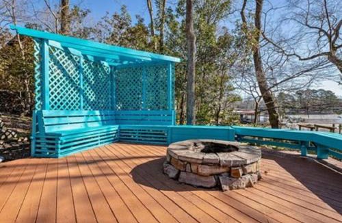 Mid America Apartment | Lakefront Couples Retreat