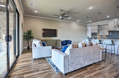 Montgomery House | Lakefront, Dock, Laundry, EV Charging, Ample Parking