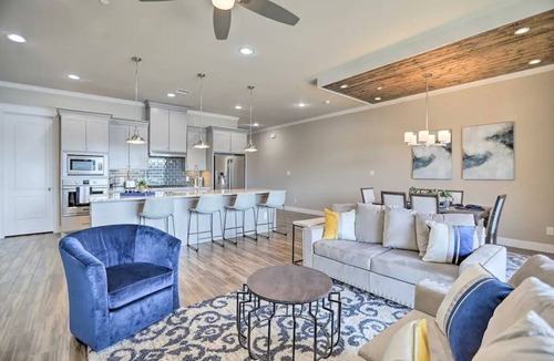 Montgomery House | Lakefront, Dock, Laundry, EV Charging, Ample Parking