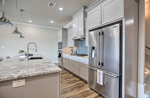Montgomery House | Lakefront, Dock, Laundry, EV Charging, Ample Parking