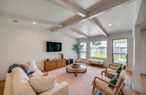 Granbury House | Lakefront Granbury Home w/Patio, Fire Pit & Dock!