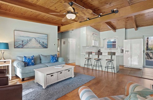 Mid America House | Lakefront Home w/Dock: 10 Mi to Central Ave!