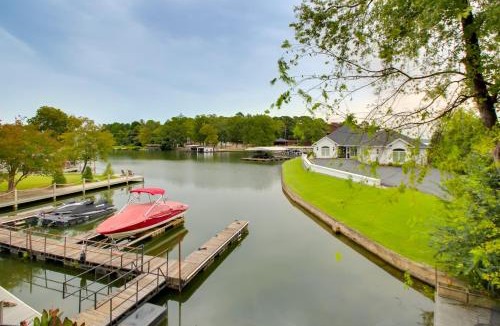 Hot Springs House | Lakefront Hot Springs Condo w/Dock Access & Views