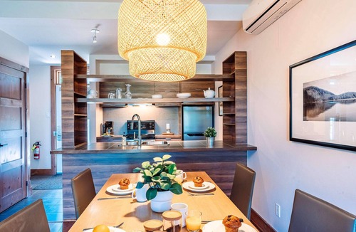 Lac Superieur Village Condo | Lakefront & Mountain View - 1 Bedroom Resort Suite