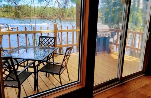 Gravenhurst Cottage | Lakefront Muskoka Good View cottage