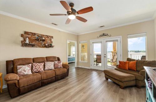 Eureka House | Lakefront Paradise with Stunning Views!