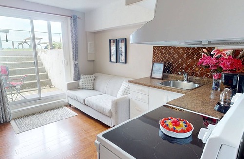 Wasaga Beach Apartment | Lakefront studio with shared grill & firepit - steps to beach and pool