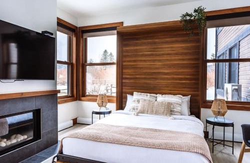 Lac Superieur Village House | Lakefront Studio with Resort Mountain View